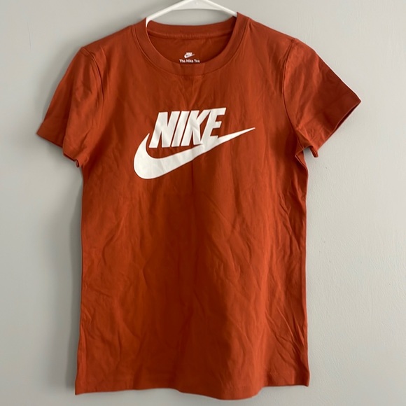 Nike Sportswear Essential Tee - Picture 1 of 2